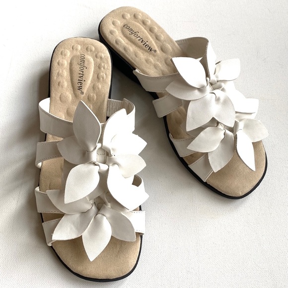 Comfortview The Paula White Floral Sandal, Size 7 1/2W - Picture 2 of 10